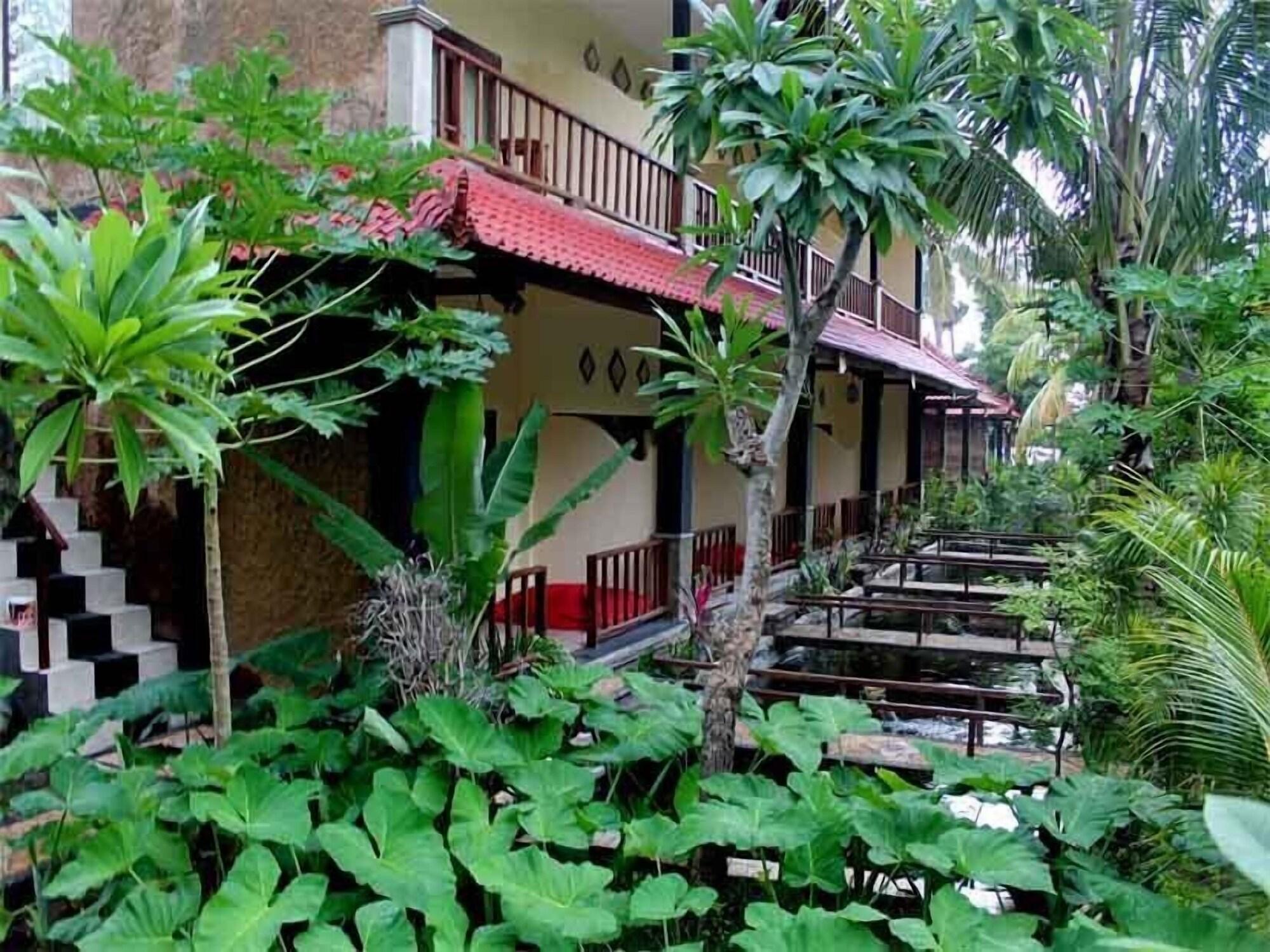 巴厘布纳海滩小屋酒店 艾湄湾 外观 照片